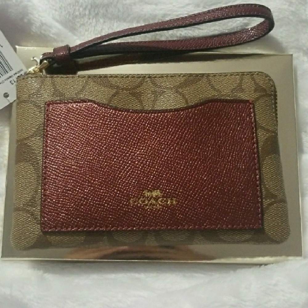 Corner Zip Wristlet With Metallic Colorblock